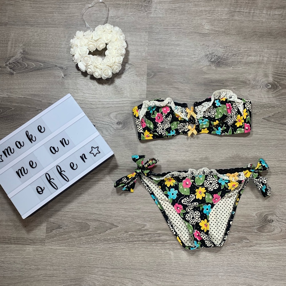 ❌SOLD❌Betsey Johnson floral print bikini set
